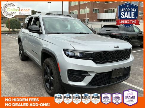 Used 2023 Jeep Grand Cherokee Altitude AWD/4WD image 1