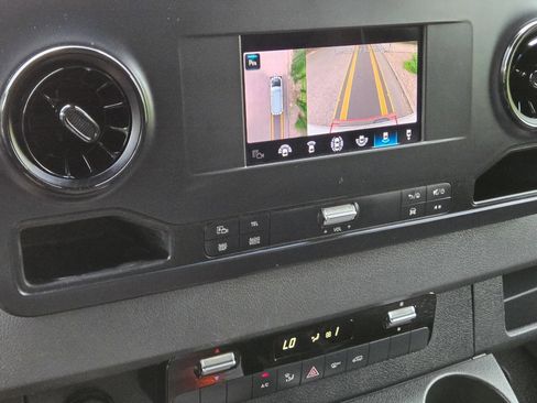 Used 2019 Mercedes-Benz Sprinter 144 image 13