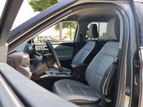 Used 2021 Ford Explorer XLT w/ Equipment Group 202A RWD image 11