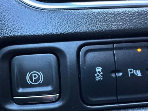 Used 2021 Chevrolet Suburban LT image 41