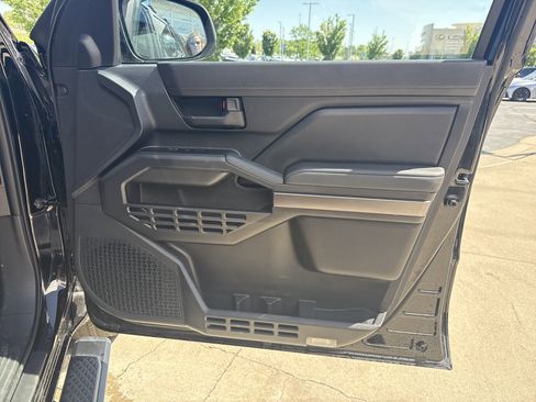 Used 2025 Toyota 4Runner SR5 image 29