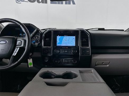 Used 2016 Ford F150 XLT w/ Equipment Group 302A Luxury image 28