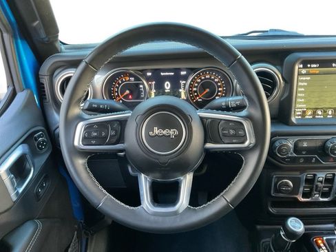 Used 2022 Jeep Gladiator Overland image 12