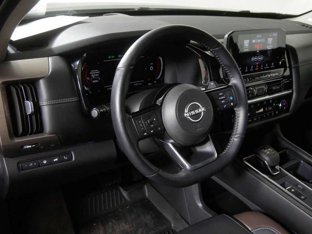 Used 2023 Nissan Pathfinder Platinum AWD/4WD image 13