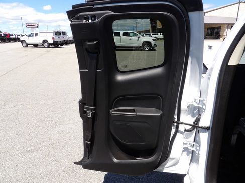 Used 2022 Chevrolet Colorado LT w/ Fleet Safety Package RWD image 30