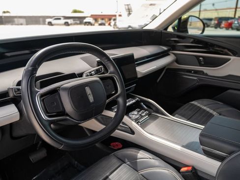 Used 2024 Lincoln Nautilus Reserve AWD/4WD image 15