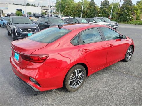 Used 2023 Kia Forte LXS image 7