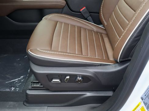New 2026 GMC Yukon XL Denali Ultimate w/ LPO, Floor Liner Package AWD/4WD image 12