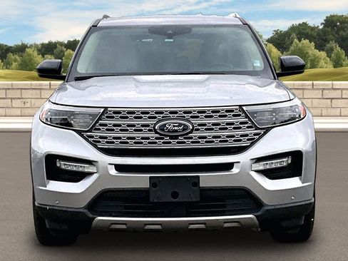 Used 2022 Ford Explorer Limited AWD/4WD image 3