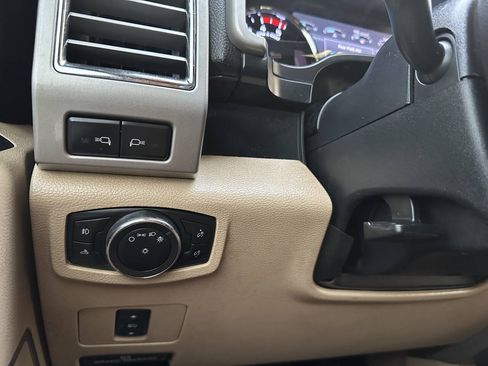 Used 2017 Ford F350 Lariat AWD/4WD image 27