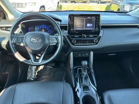 Used 2022 Toyota Corolla Cross XLE AWD/4WD image 12