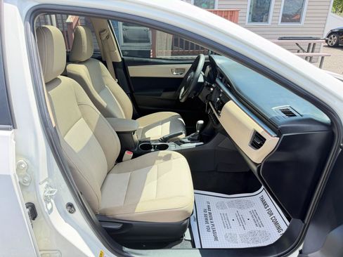 Used 2015 Toyota Corolla LE FWD image 39