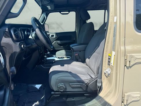 Used 2020 Jeep Gladiator Sport AWD/4WD image 5