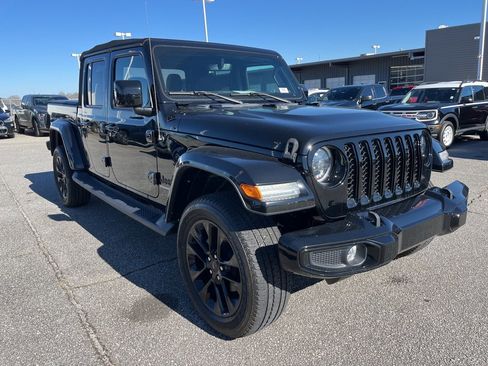 Used 2023 Jeep Gladiator Overland image 3