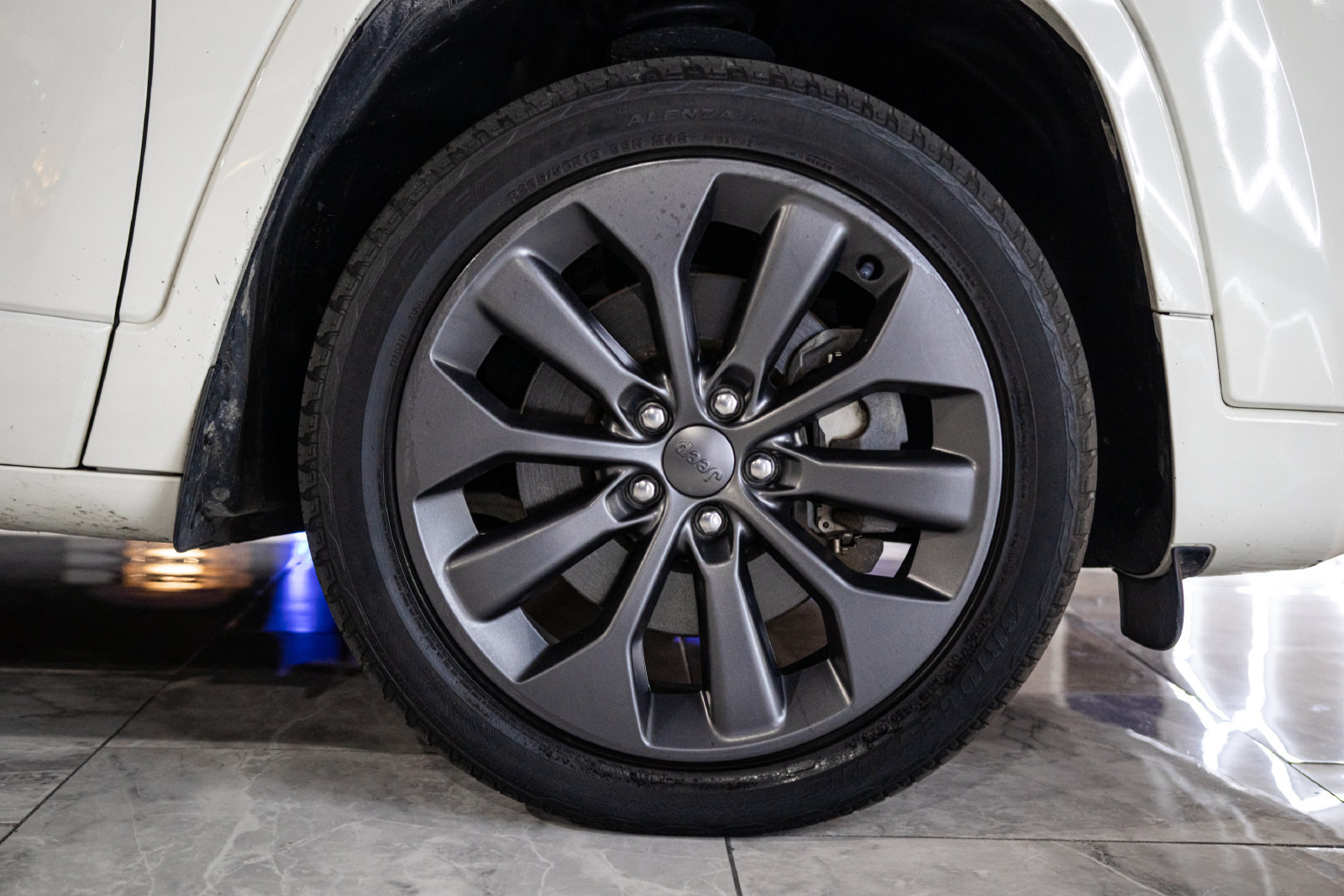Used 2019 Jeep Cherokee High Altitude AWD/4WD image 30