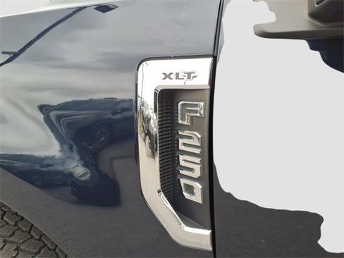 Used 2021 Ford F250 XLT w/ XLT Value Package image 7