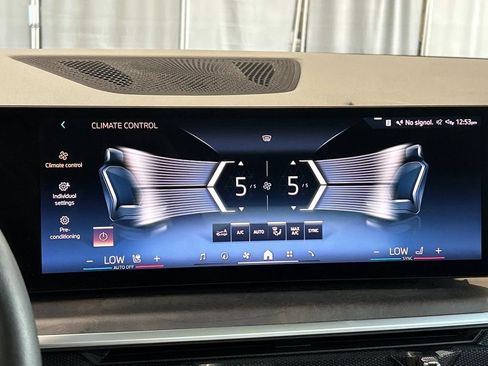 Used 2024 BMW X7 xDrive40i w/ Climate Comfort Package AWD/4WD image 38