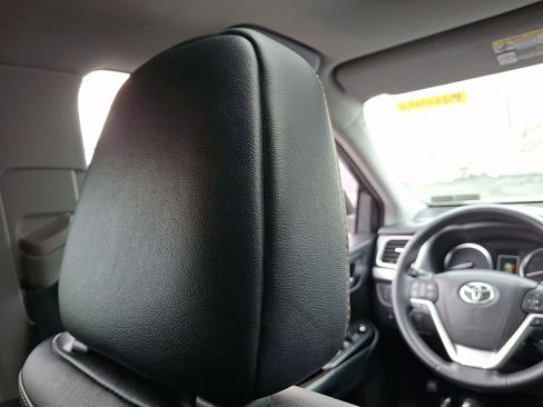 Used 2018 Toyota Highlander XLE w/ Protection Package #3 image 9