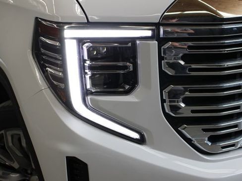 Used 2023 GMC Sierra 1500 Denali w/ Denali Reserve Package AWD/4WD image 7