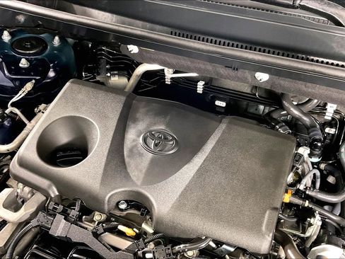 Used 2025 Toyota RAV4 XLE image 42