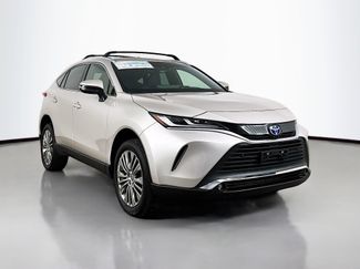 Used 2023 Toyota Venza XLE AWD/4WD video 1
