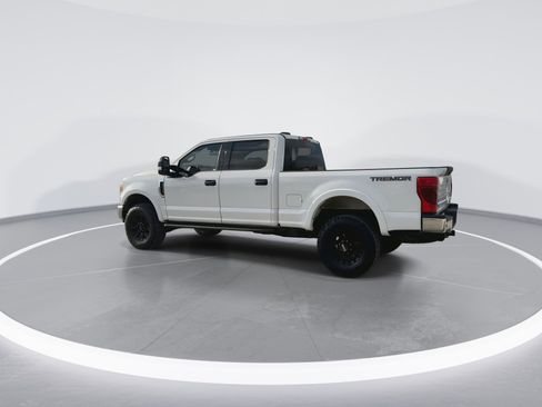 Certified 2020 Ford F250 XLT w/ Tremor Off-Road Package image 7