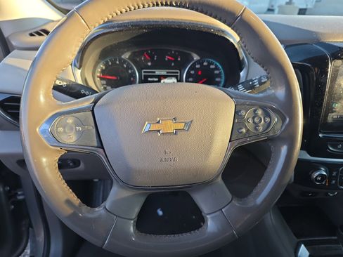 Used 2019 Chevrolet Traverse LT image 16