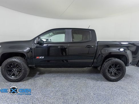 Used 2022 Chevrolet Colorado Z71 w/ Z71 Midnight Edition AWD/4WD image 4