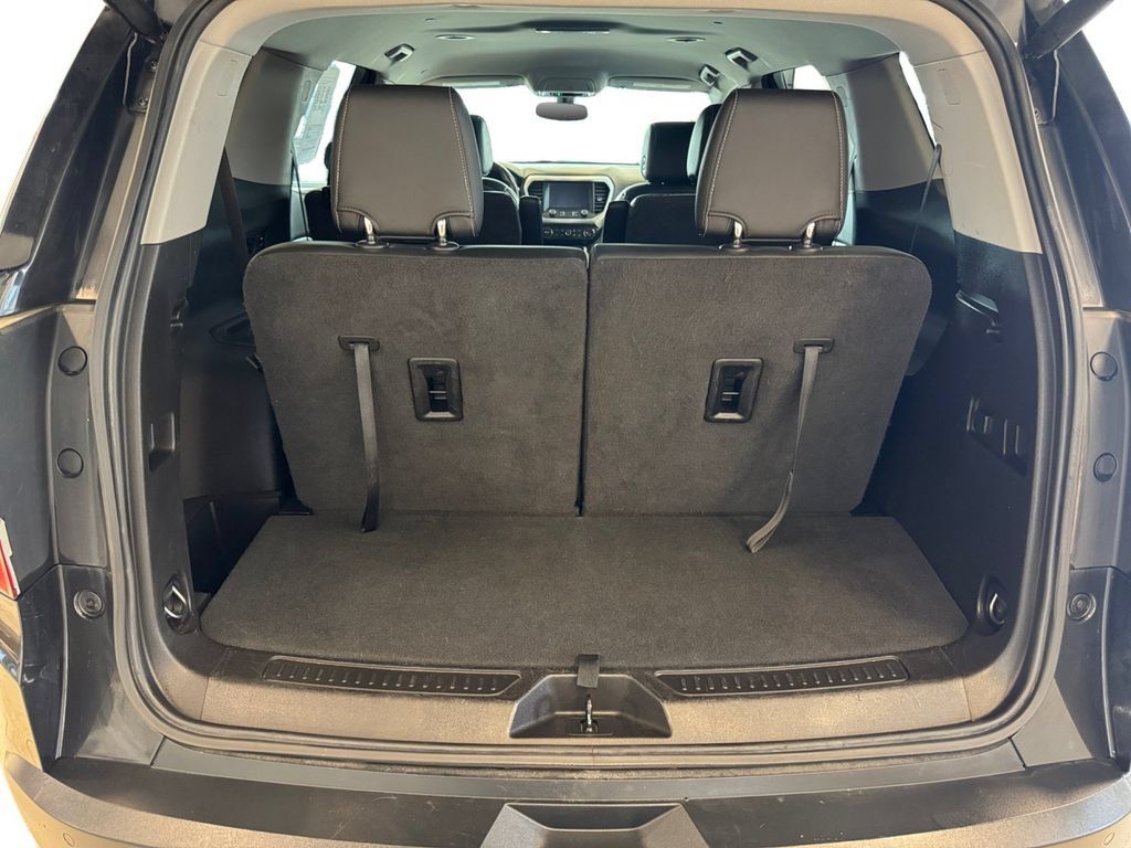 Used 2020 GMC Acadia SLT AWD/4WD image 19
