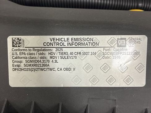 Used 2025 Chevrolet Express 2500 Extended w/ Communications Package image 31