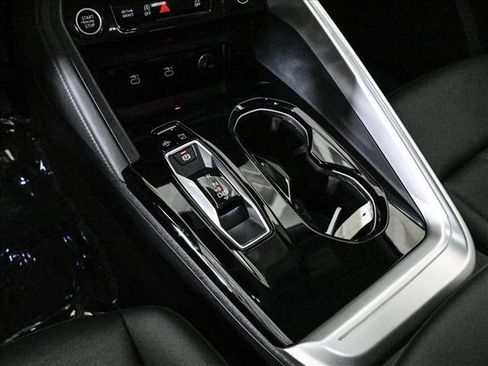 Certified 2025 Audi Q5 Premium w/ Convenience Package AWD/4WD image 12