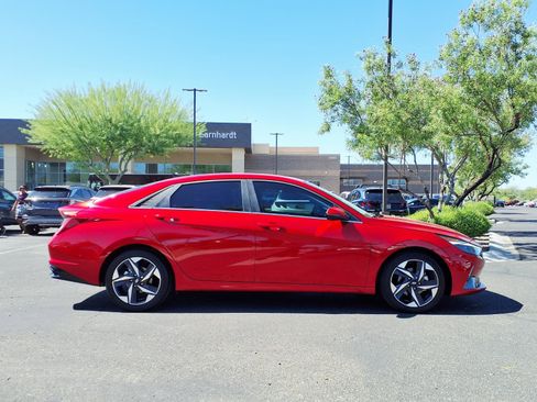 Certified 2022 Hyundai Elantra Limited w/ Cargo Package FWD image 7
