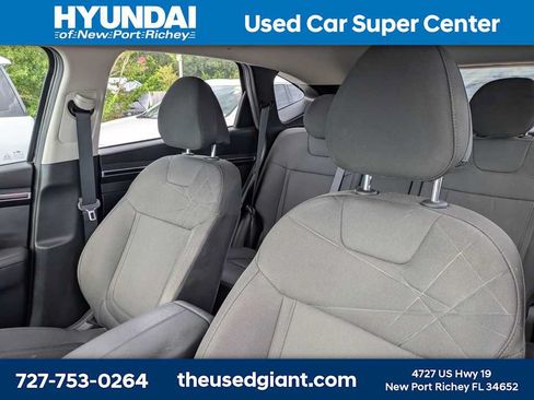 Used 2024 Hyundai Tucson SE FWD image 3