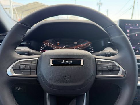 Used 2025 Jeep Compass Limited AWD/4WD image 29