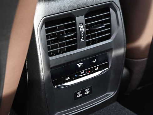 Used 2026 BMW 330i Sedan w/ Premium Package RWD image 24