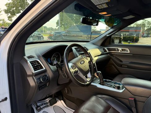 Used 2015 Ford Explorer Sport w/ Equipment Group 401A AWD/4WD image 10