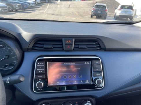 Used 2025 Nissan Versa SV FWD image 17
