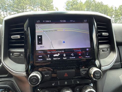 Used 2019 RAM 1500 Big Horn AWD/4WD image 32