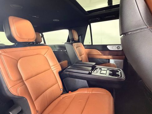 Used 2021 Lincoln Navigator L Reserve AWD/4WD image 21