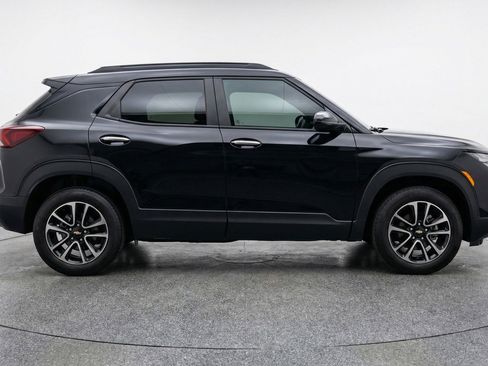 Used 2025 Chevrolet TrailBlazer LT image 11