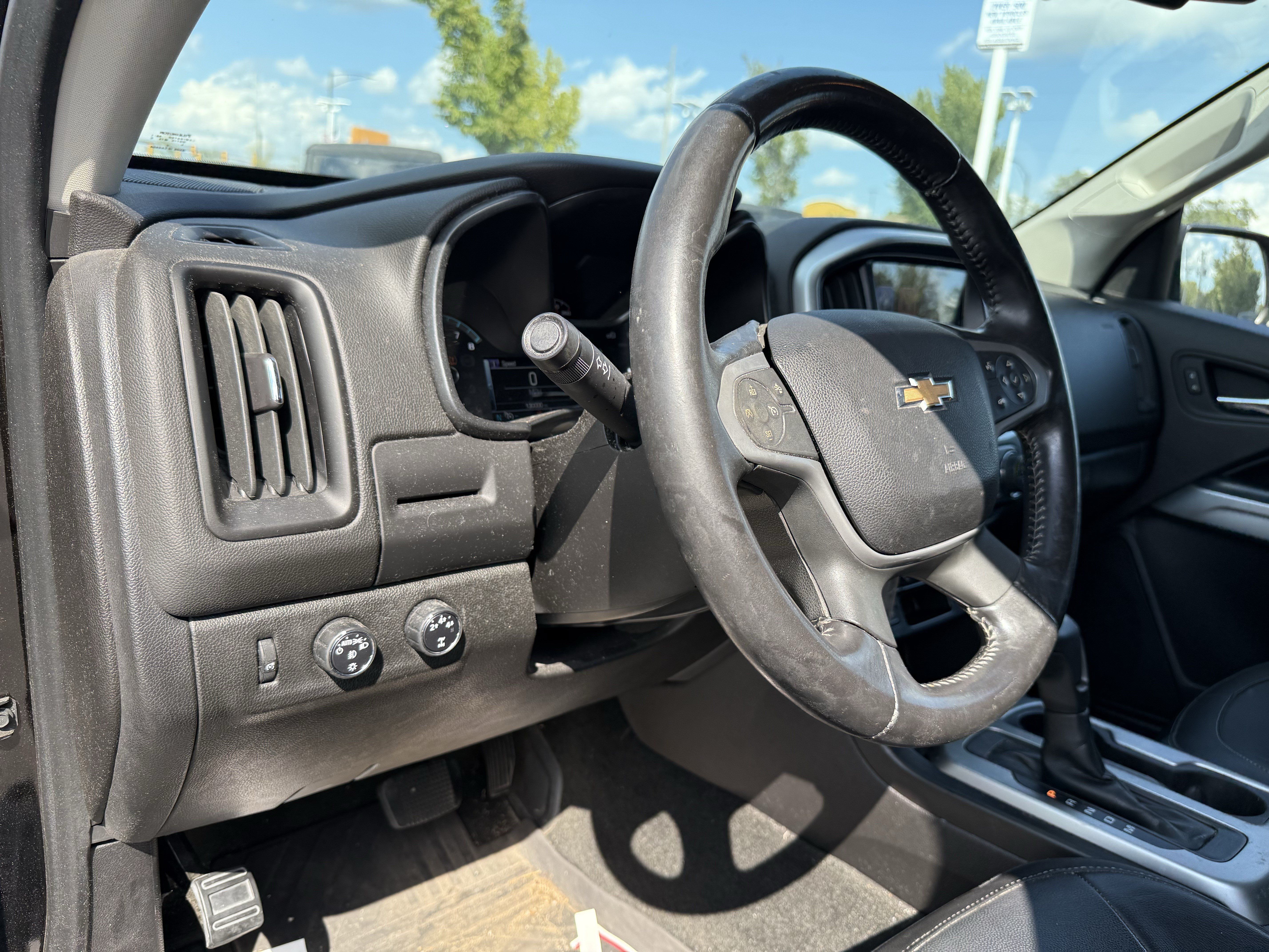 Used 2016 Chevrolet Colorado LT w/ Midnight Edition AWD/4WD image 13