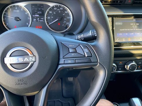 Used 2023 Nissan Kicks S image 24