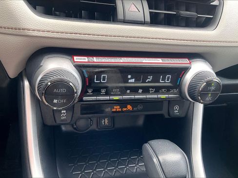 Used 2025 Toyota RAV4 XLE w/ Convenience Package image 33