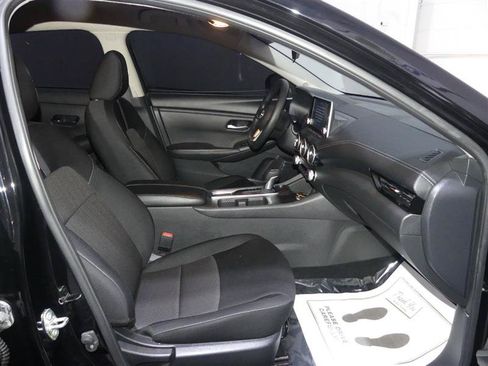 Used 2025 Nissan Sentra SV FWD image 21