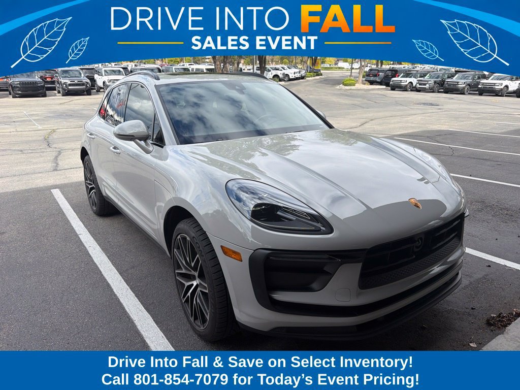 Used 2023 Porsche Macan AWD/4WD image 2