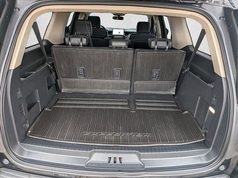 Used 2024 Ford Expedition Max XLT image 19