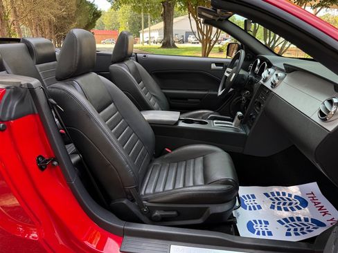 Used 2006 Ford Mustang GT RWD image 49