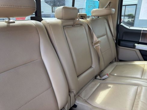 Used 2015 Ford F150 Lariat w/ Equipment Group 502A Luxury AWD/4WD image 10