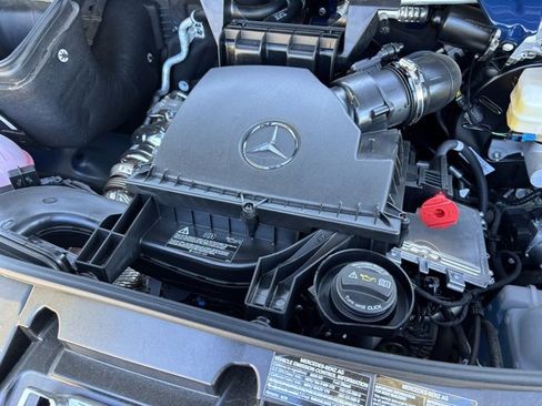 Used 2025 Mercedes-Benz Sprinter 2500 image 31