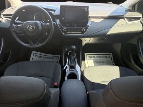 Used 2022 Toyota Corolla LE FWD image 13
